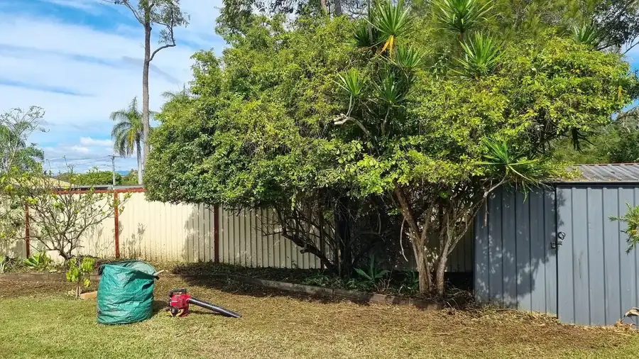 OnTime Landscape & Tree Maintenance carrying out garden maintenance work in Park Ridge