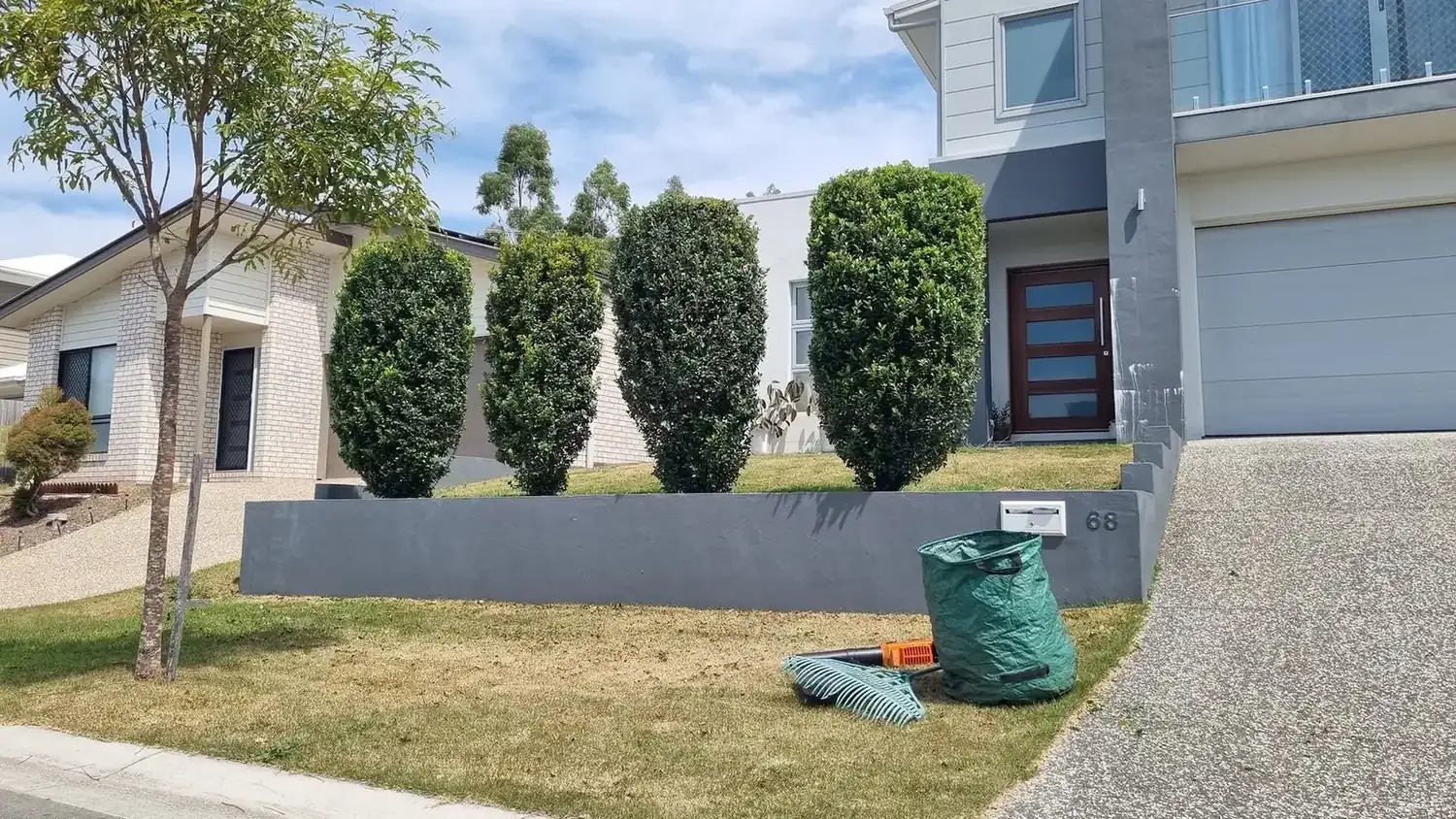 The OnTime crew on a hedging job in Calamvale